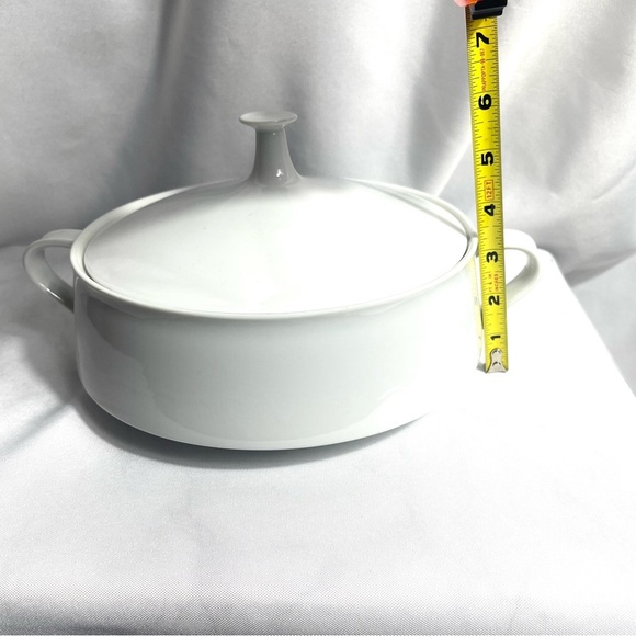 Noritake Angela White Vegetable Dish Round W/ Lid Cook Serveware Collection New - Picture 9 of 9